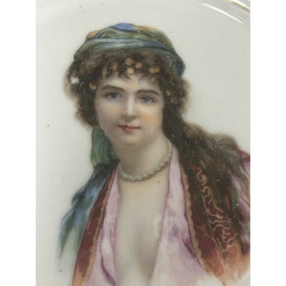 Beautiful RARE *GYPSY WOMEN* Joseph Schachtel made in Germany Porcelain Plate - Picture 2 of 4